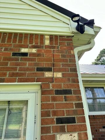Foundation Settlement Symptom 1