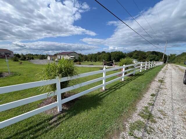White 3 Rail Horse Vinyl Fence.