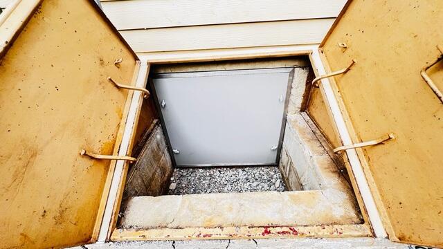 Airtight Crawl Space Door