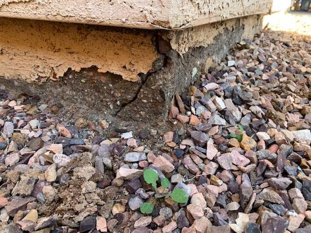 Signs of a Failing Stem Wall: Vertical Cracks in Queen Creek, AZ