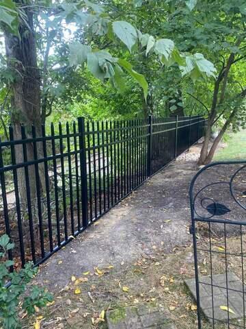 Black 48" Chicago / Commercial Grade / Flush Bottom Aluminum Fence.