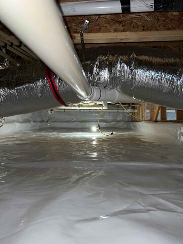 Rearranged ventilation with CleanSpace liner sealing out moisture
