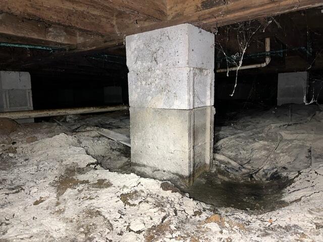 Crawl Space Before Project Starts