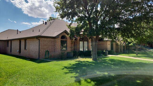 Front view of Old shingles.
