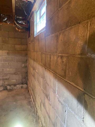 Bowing Wall