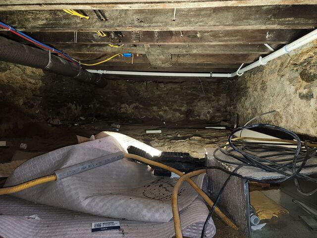 Crawl Space Before Waterproofing