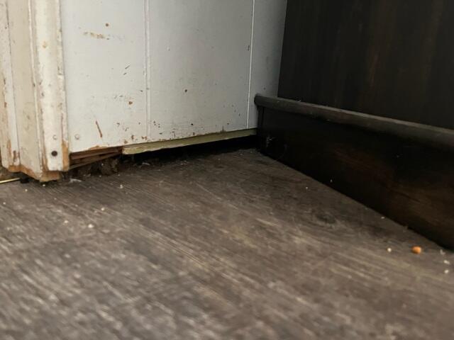 Signs Your Crawl Space May Be Failing: Gaps Between the Baseboard and Floor in Williams, AZ