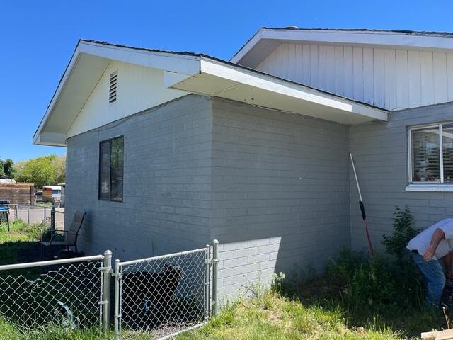 Common Crawl Space Problems: Struggling to Open Your Windows in Williams, AZ?