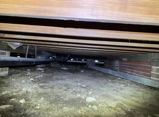 Berwick Crawl Space - Before
