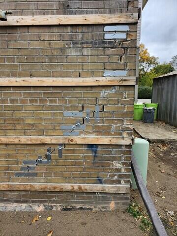 Mortar joints closing