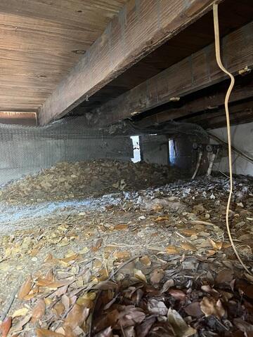 Crawl Space Before SmartJack Installation