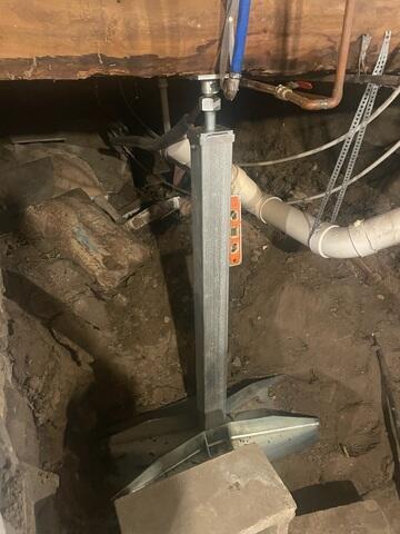 SmartJack® Installed Under Rim Joist Beam