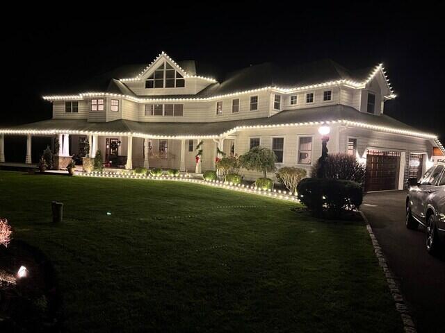 Holiday Lights in Newtown, Ct