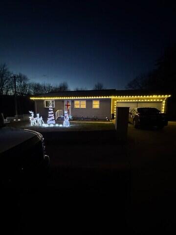 Festive home in West Haven, Ct