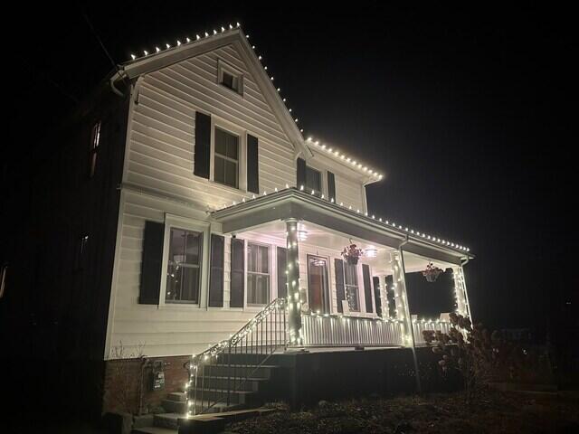 Festive lights in Meriden, Ct