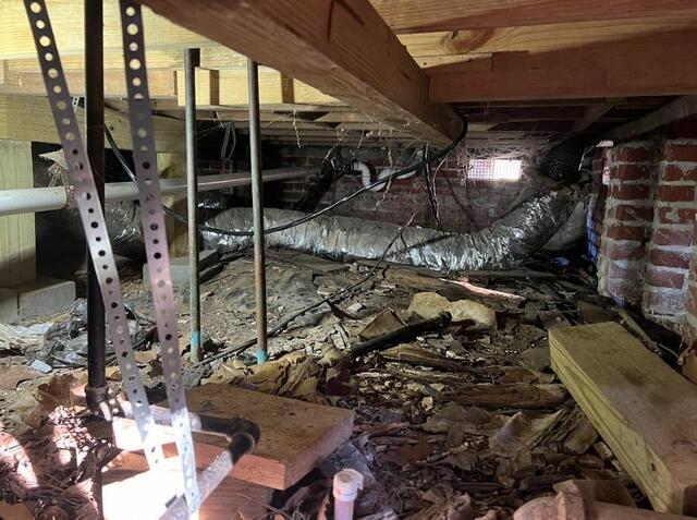 Jackson Crawl Space Before - 1