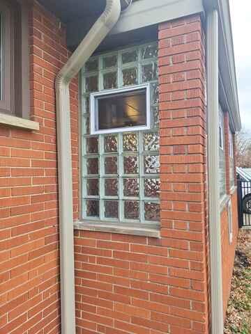 (1) Glass block window solid with no air vents/ (7) Glass block window with air vents (4 with double vents, 3 with single vents) /Wave Pattern