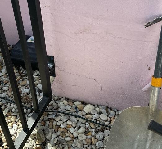 Exterior Wall Cracks