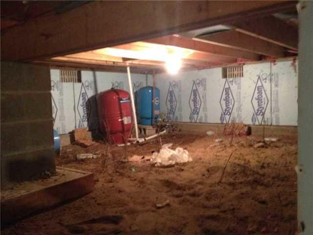 Crawl Space Before Encapsulation