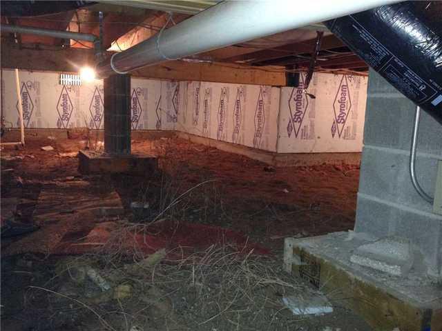 Crawl Space Before Repair