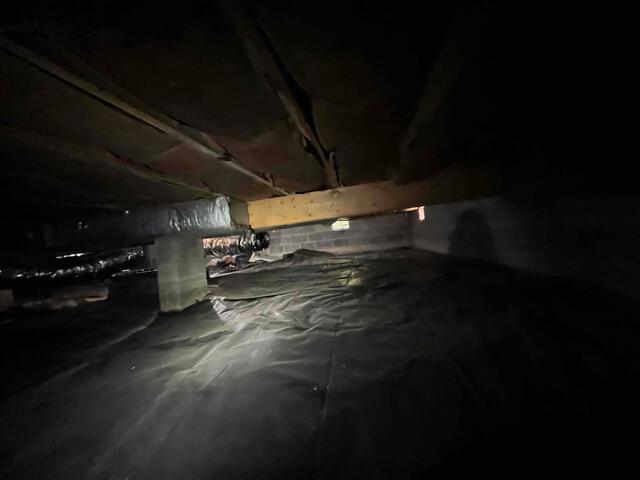 Vented, unsealed crawl space