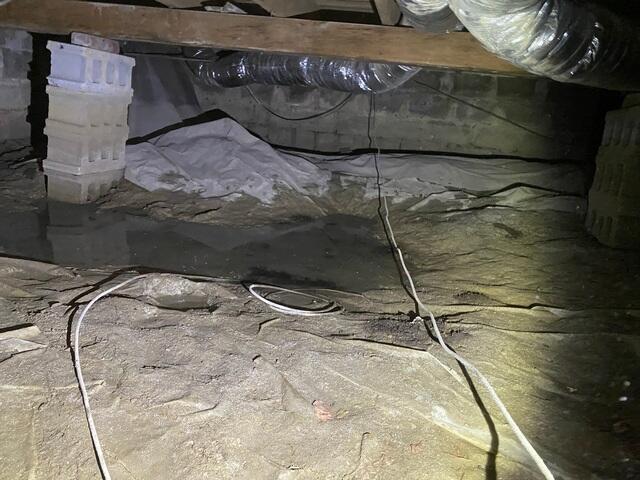 Crawl Space Before Project Begins