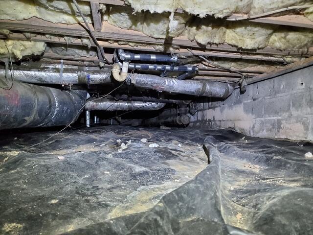 Crawl Space Before Project Begins
