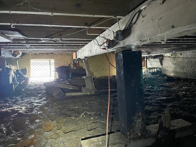 Leaning Support Beams