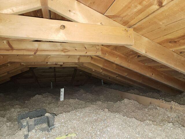 Blowing in Cellulose.