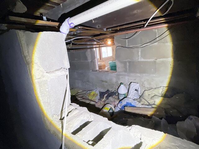 Small Crawl Space Cavity