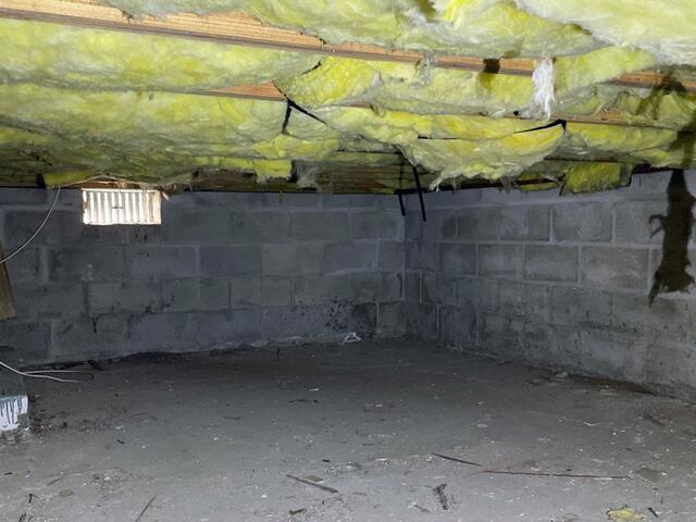 Poorly Insulated Crawl Space
