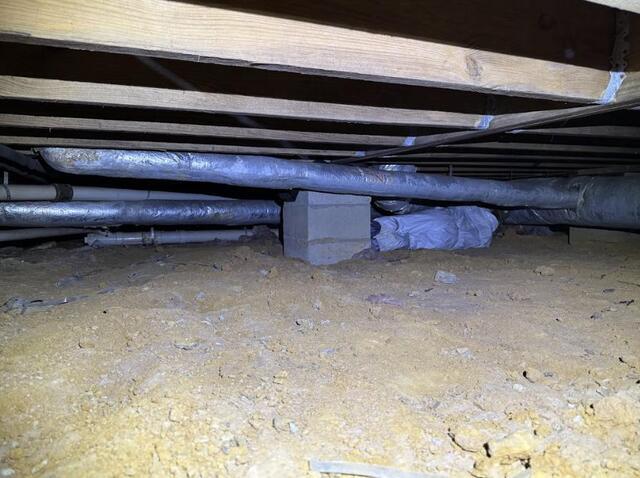 Pearl Crawl Space Before - 2