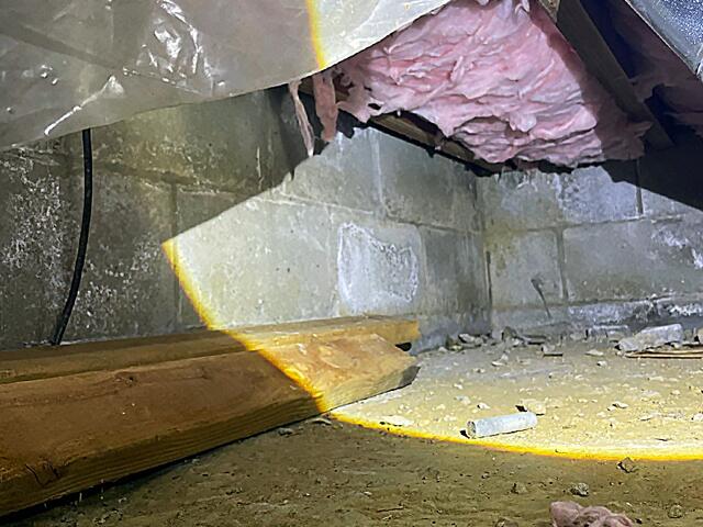 Poorly Insulated Crawl Space