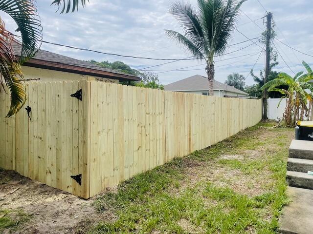 Wood Privacy Fence install Balm FL