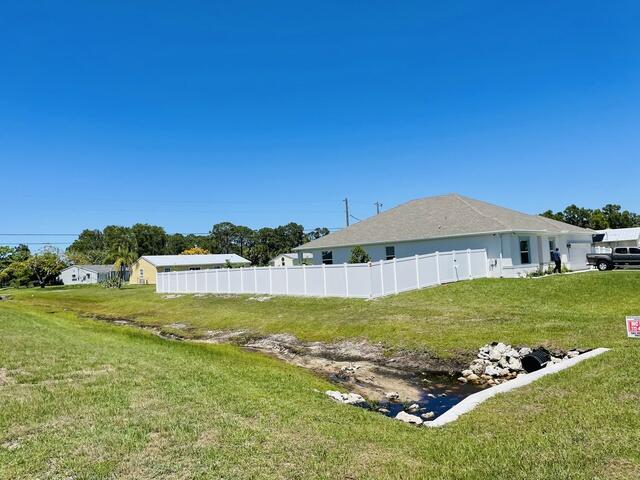 Vinyl Privacy Fence Company Brandon FL
