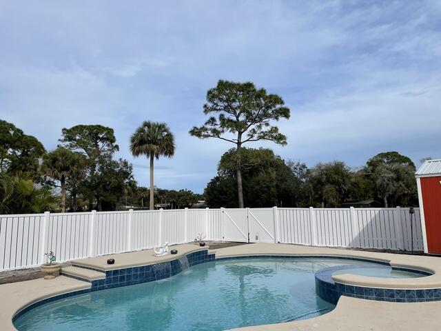 Vinyl Picket Fence installation Gibsonton FL
