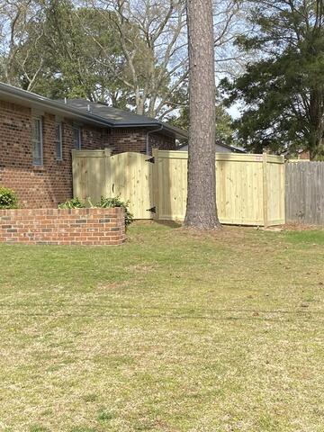 Wood Privacy Fence install Sun City Center FL