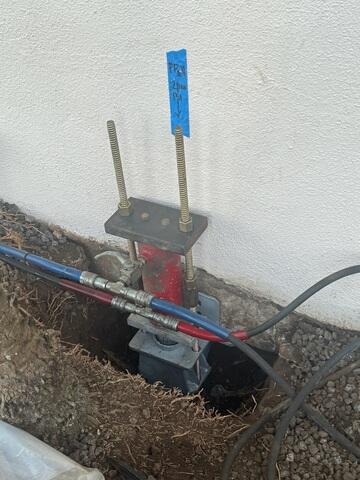 Attaching Lift Cylinder to Bracket