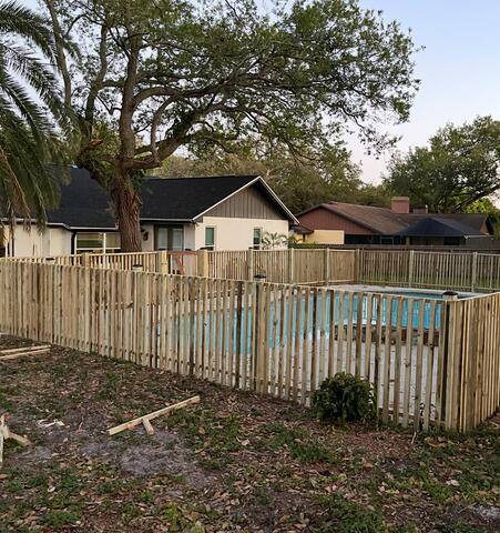 Wood Picket Fence install Palmetto FL