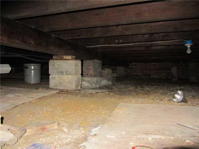 Dirt Crawl Space in Sewaren, NJ