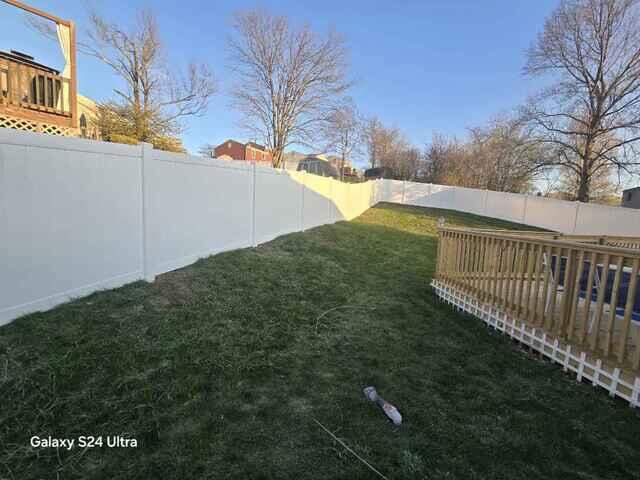 6' Acadia Privacy White Vinyl Fence / (1) 4' gate