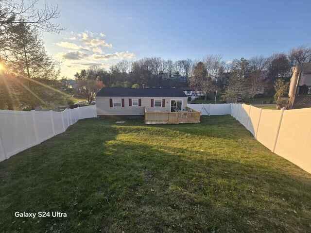 6' Acadia Privacy White Vinyl Fence / (1) 4' gate