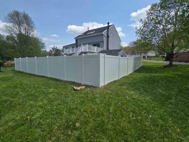6' Acadia Privacy White Vinyl Fence / (1) 4' gate