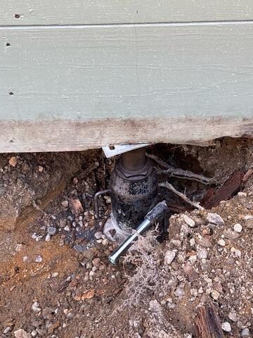 Temporary Jacks to Support Home