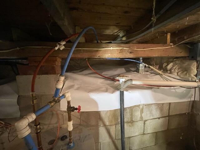 SmartJack® Under Main Beam at Crawl Space Entry