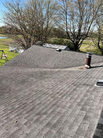 Worn Shingles on Roof in Amelia, OH