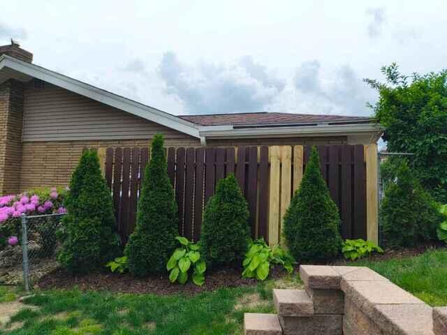 Black 54" Classic / Commercial Grade / 3 Rail / Flush Bottom Aluminum Fence/ : Ball Caps, (1) 4' gate / (1) 5' graded gate
