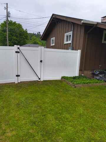 6' Acadia Privacy White Vinyl Fence/ (2) 4' gates