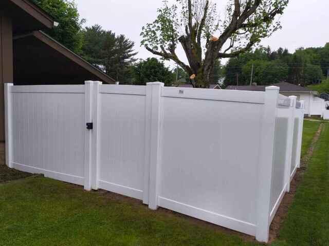6' Acadia Privacy White Vinyl Fence/ (2) 4' gates