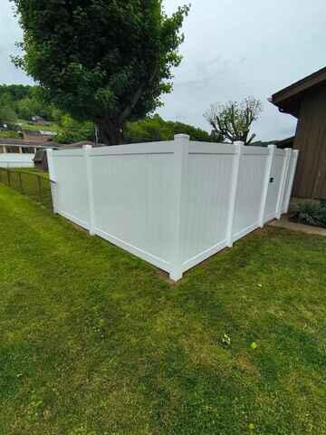6' Acadia Privacy White Vinyl Fence/ (2) 4' gates